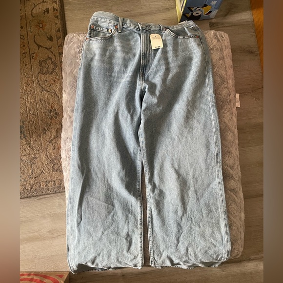 Brand new with tags Levi Strauss & Company jeans. Wide leg. High waisted. Denim. - Picture 7 of 7